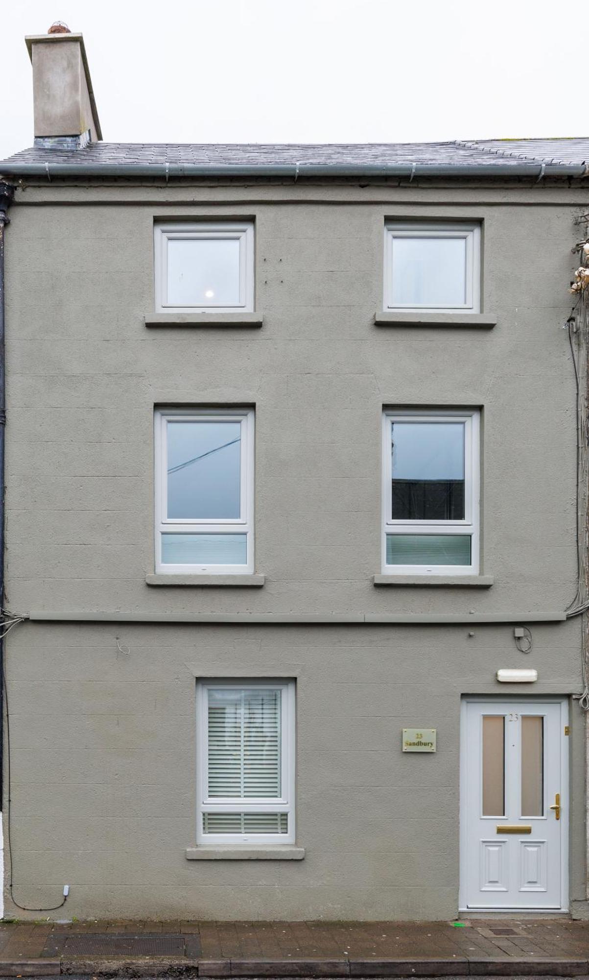 Sandbury Town House Bed & Breakfast Kilkenny Exterior photo